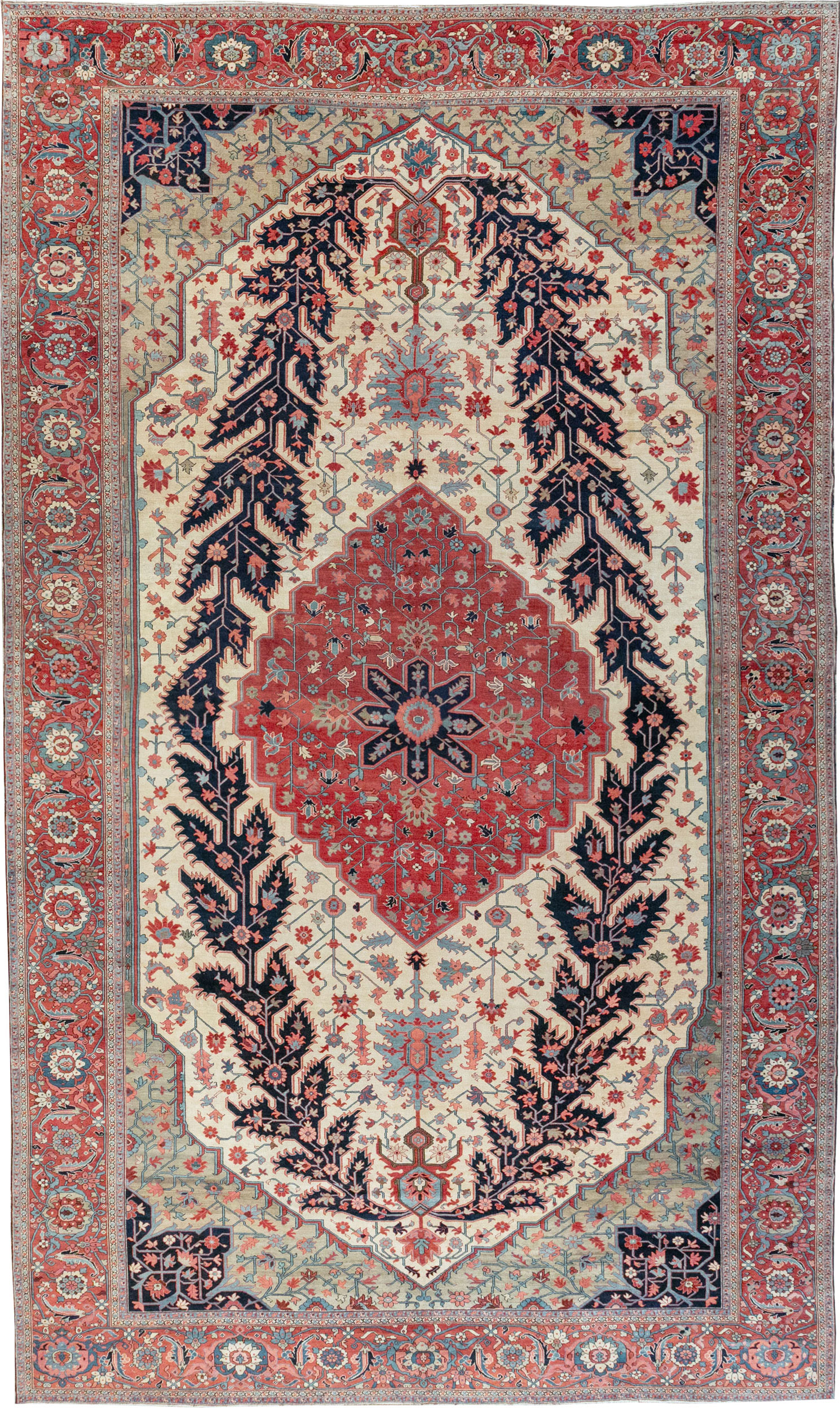 Antique Persian Serapi Oversize Carpet, No.33297 - Galerie Shabab