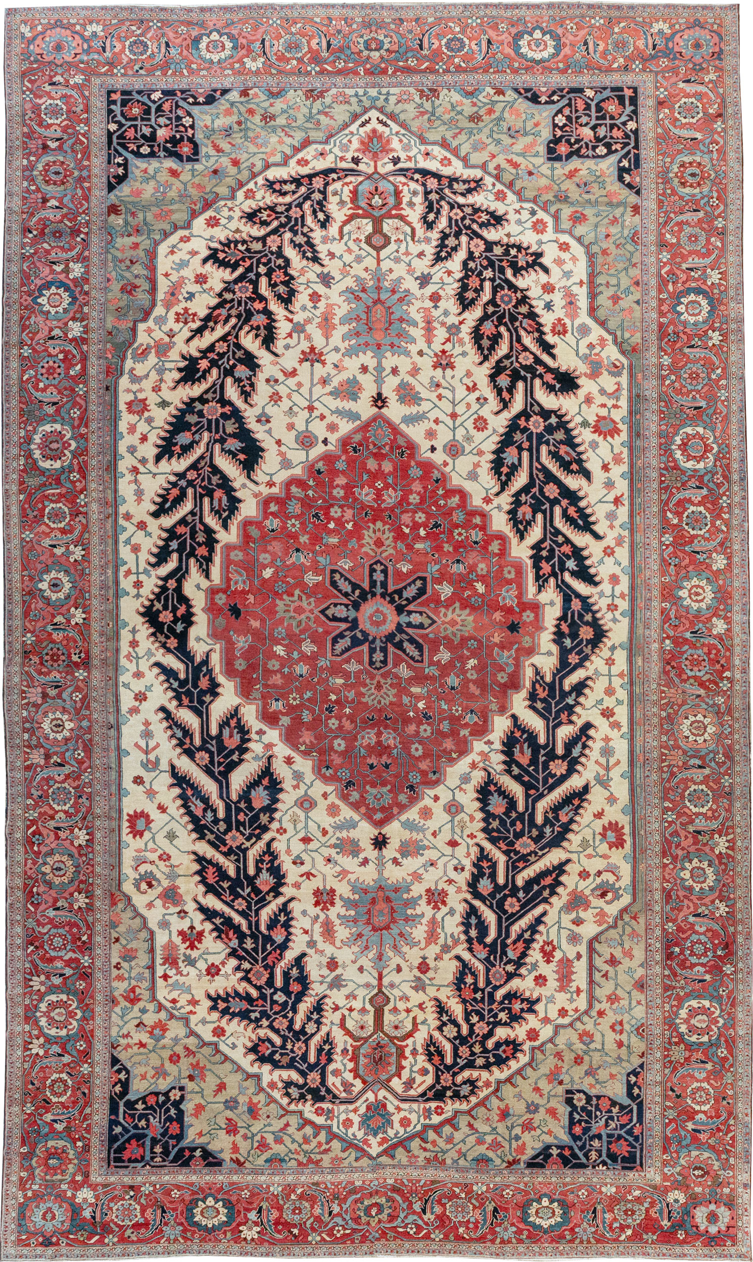 Antique Persian Serapi Oversize Carpet, No.33297 - Galerie Shabab