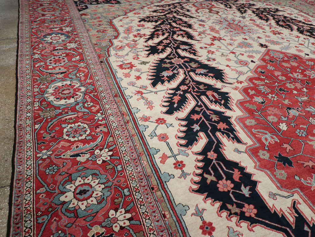 Antique Persian Serapi Oversize Carpet, No.33297 - Galerie Shabab