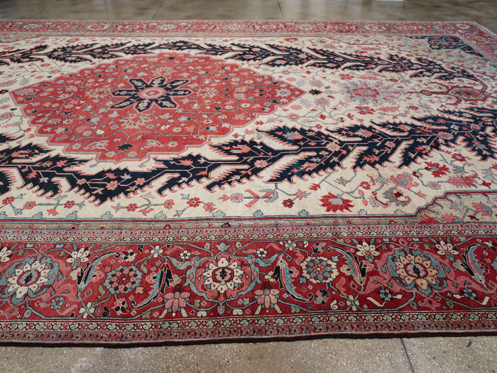 Antique Persian Serapi Oversize Carpet, No.33297 - Galerie Shabab