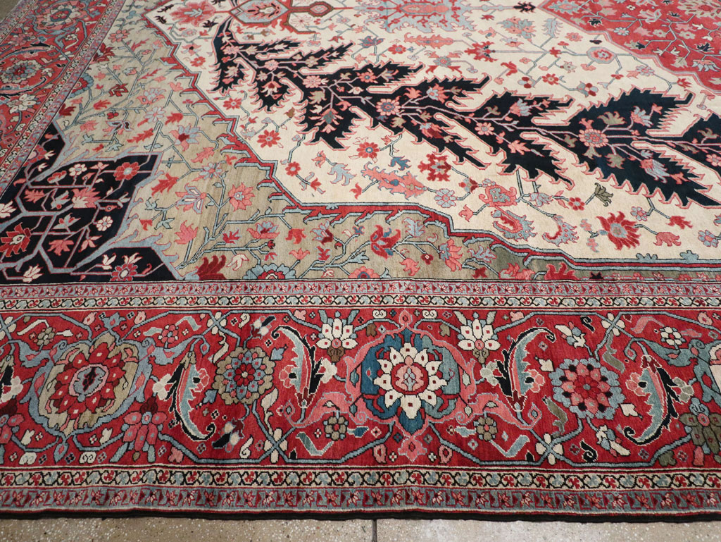 Antique Persian Serapi Oversize Carpet, No.33297 - Galerie Shabab