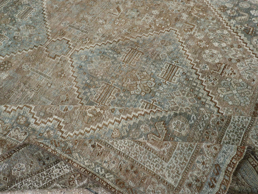 Vintage Persian Shiraz Accent Carpet, No.33310 - Galerie Shabab