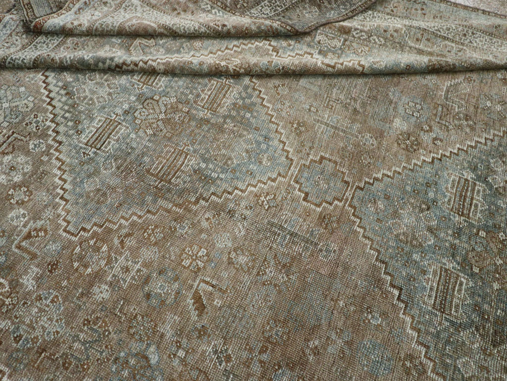 Vintage Persian Shiraz Accent Carpet, No.33310 - Galerie Shabab