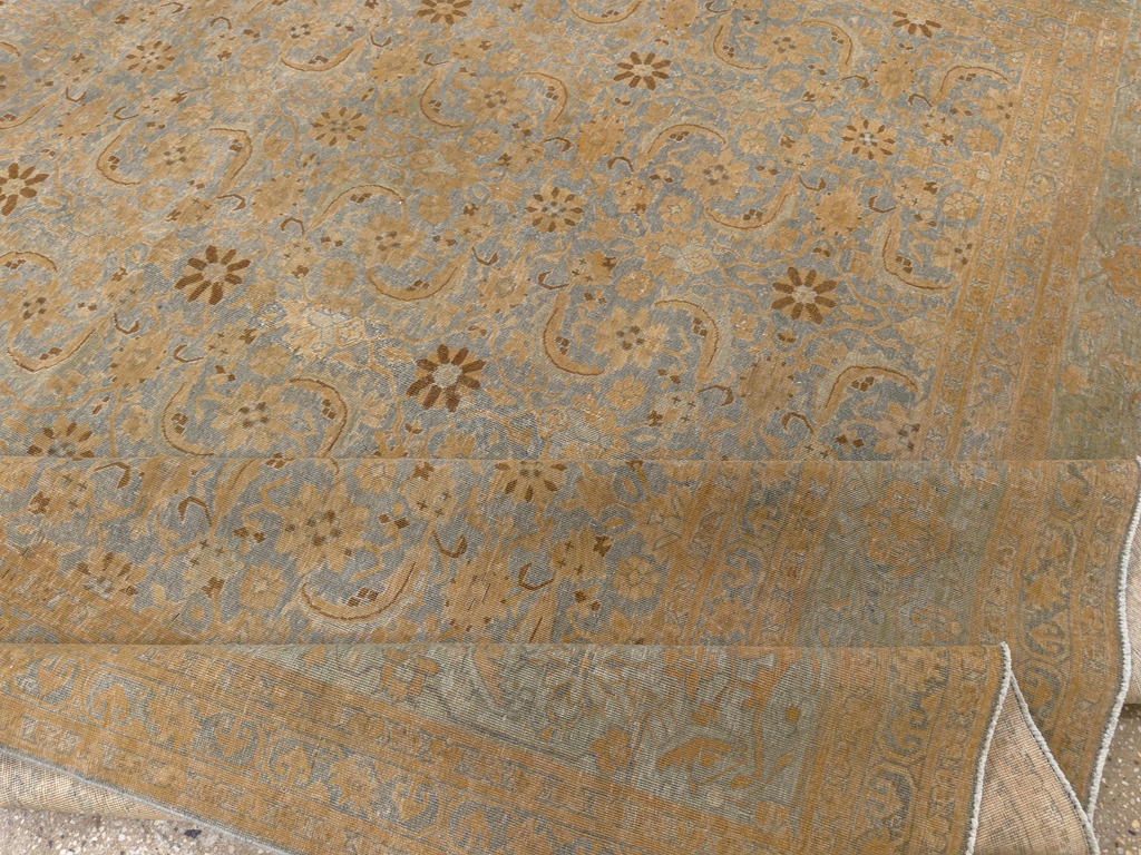 Antique Persian Tabriz Room Size Carpet, No.33312 - Galerie Shabab