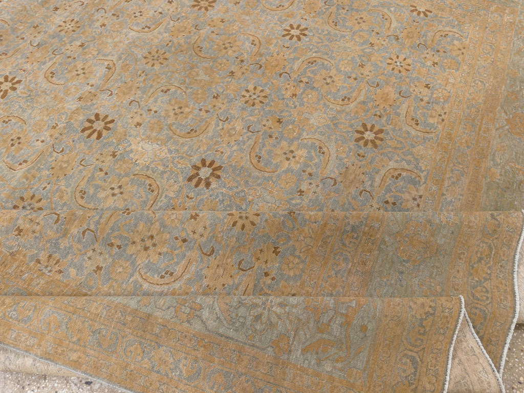 Antique Persian Tabriz Room Size Carpet, No.33312 - Galerie Shabab