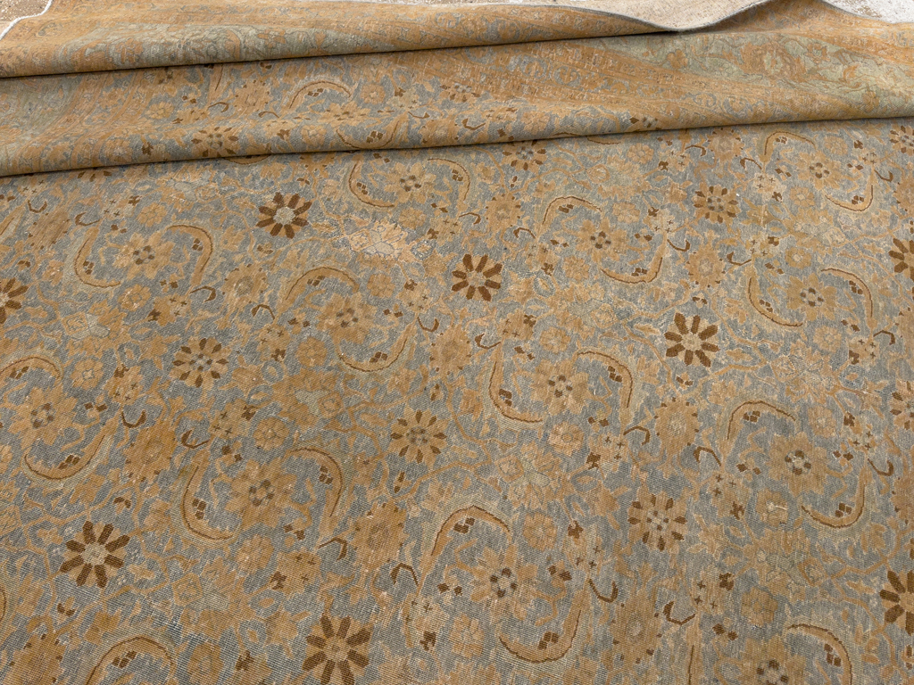 Antique Persian Tabriz Room Size Carpet, No.33312 - Galerie Shabab