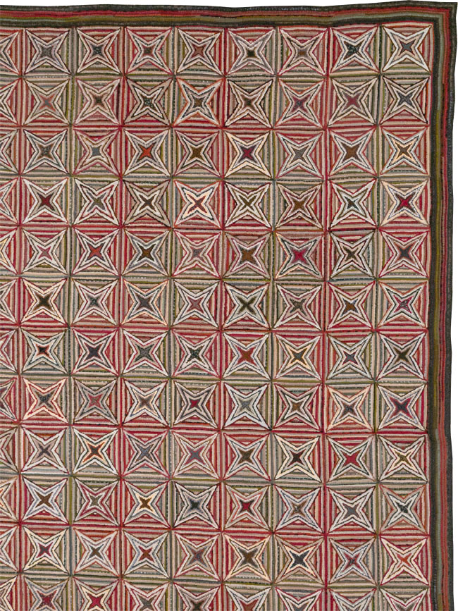 Modern Ecuadorian Hooked Rug in the American Style, No.33322 - Galerie Shabab