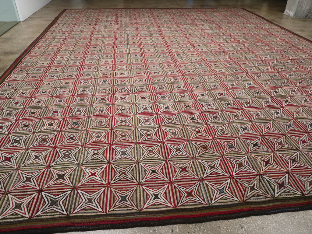 Modern Ecuadorian Hooked Rug in the American Style, No.33322 - Galerie Shabab
