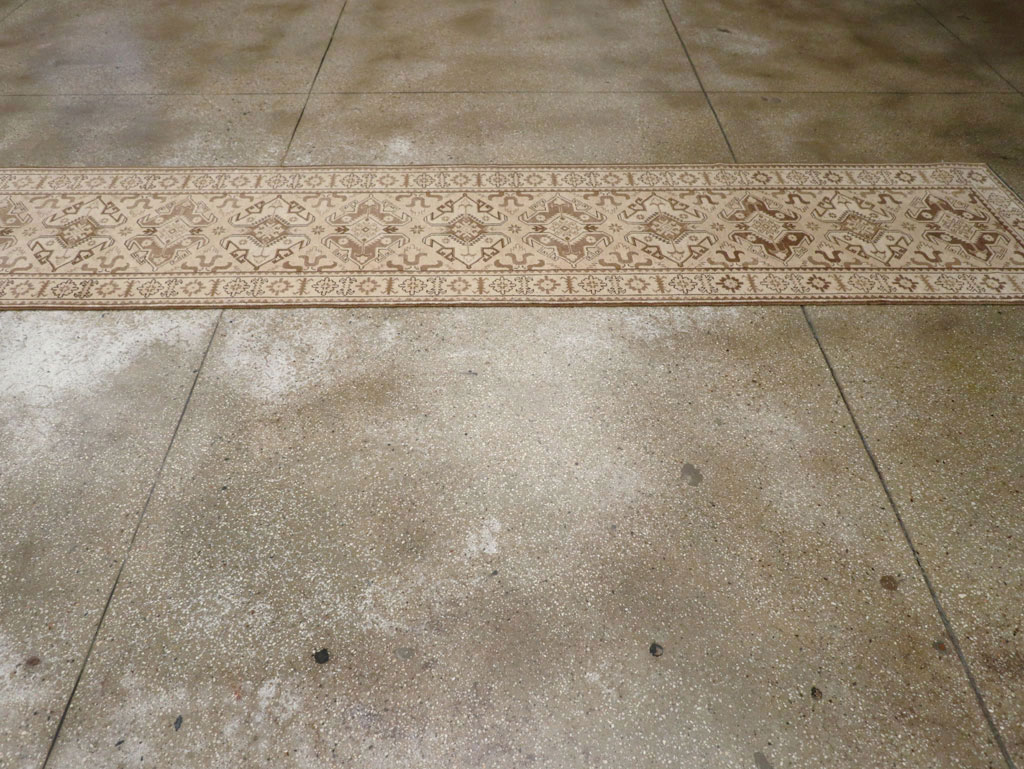 Vintage Turkish Anatolian Long Runner, No.33331 - Galerie Shabab