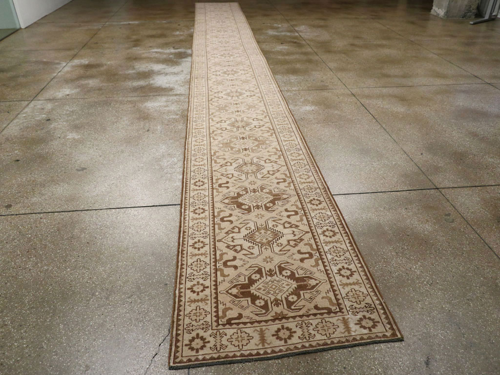 Vintage Turkish Anatolian Long Runner, No.33331 - Galerie Shabab
