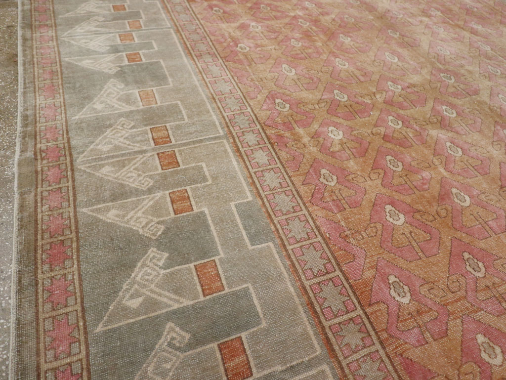Vintage Turkish Anatolian Room Size Carpet, No.33337 - Galerie Shabab