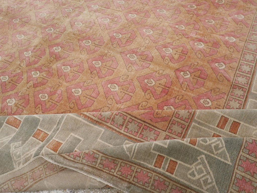 Vintage Turkish Anatolian Room Size Carpet, No.33337 - Galerie Shabab
