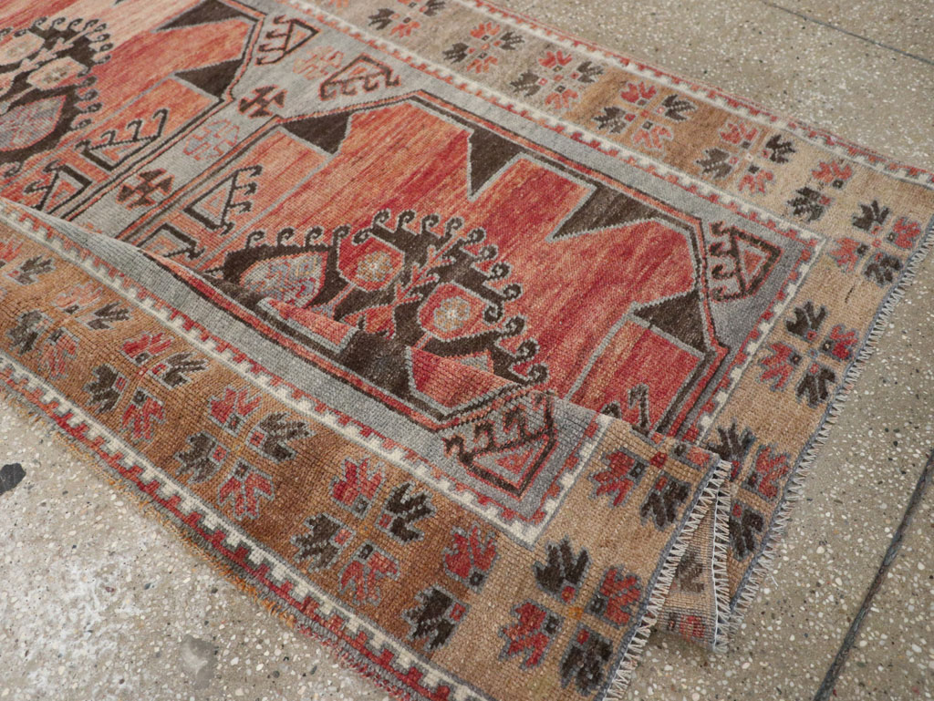 Vintage Turkish Anatolian Long Runner, No.33338 - Galerie Shabab