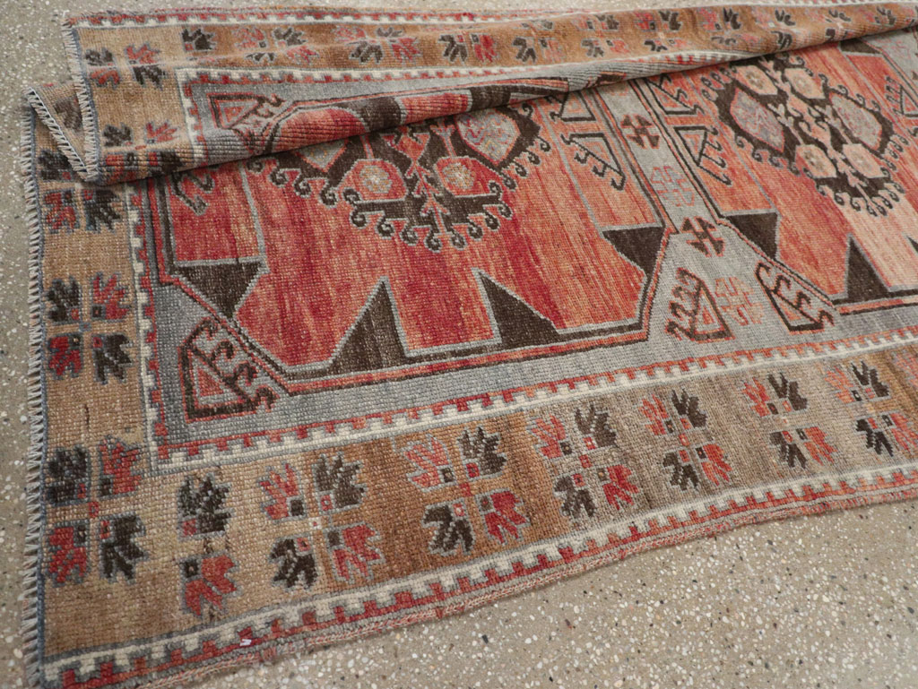 Vintage Turkish Anatolian Long Runner, No.33338 - Galerie Shabab