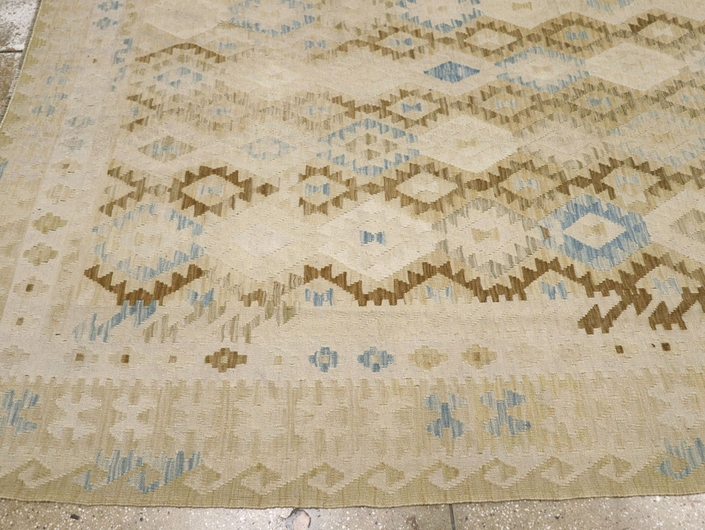 Vintage Turkish Flatweave Kilim Large Room Size Carpet, No.33348 - Galerie Shabab