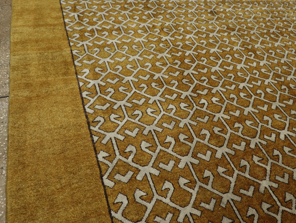 Vintage Turkish Anatolian Square Room Size Carpet, No.33363 - Galerie Shabab