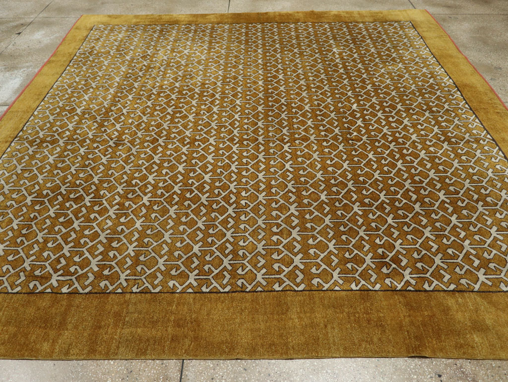Vintage Turkish Anatolian Square Room Size Carpet, No.33363 - Galerie Shabab