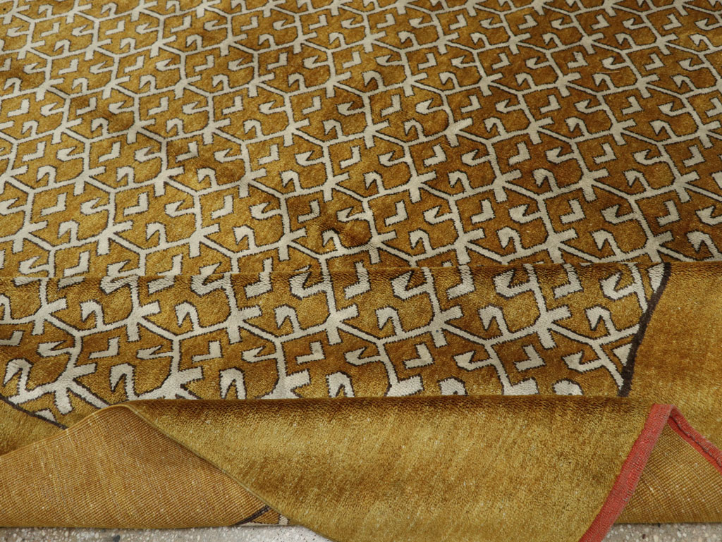 Vintage Turkish Anatolian Square Room Size Carpet, No.33363 - Galerie Shabab