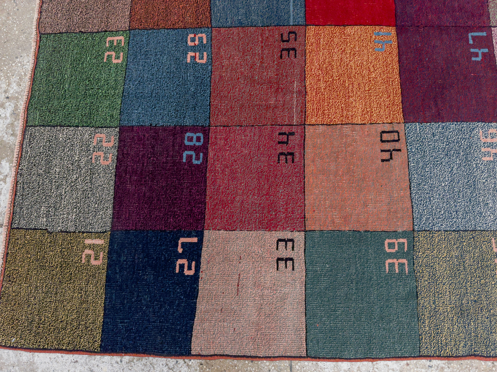 Vintage Turkish Anatolian Accent Rug, No.33364 - Galerie Shabab