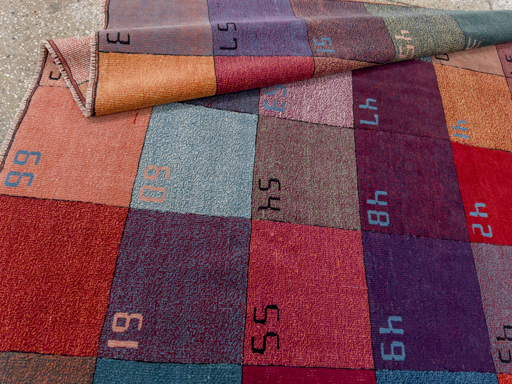 Vintage Turkish Anatolian Accent Rug, No.33364 - Galerie Shabab