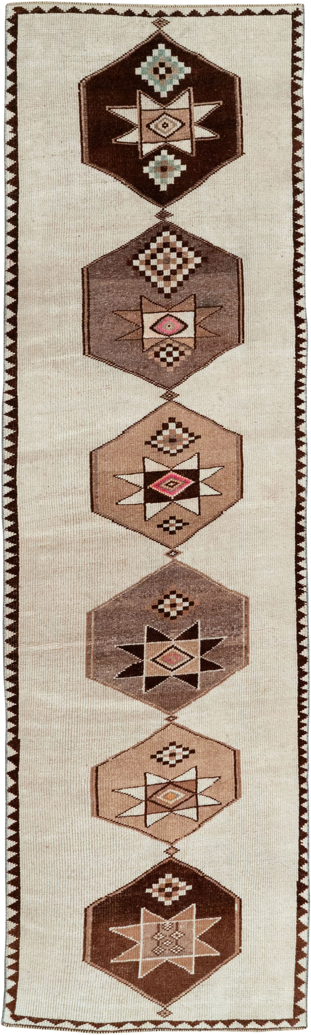 Vintage Turkish Anatolian Runner, No.33373 - Galerie Shabab