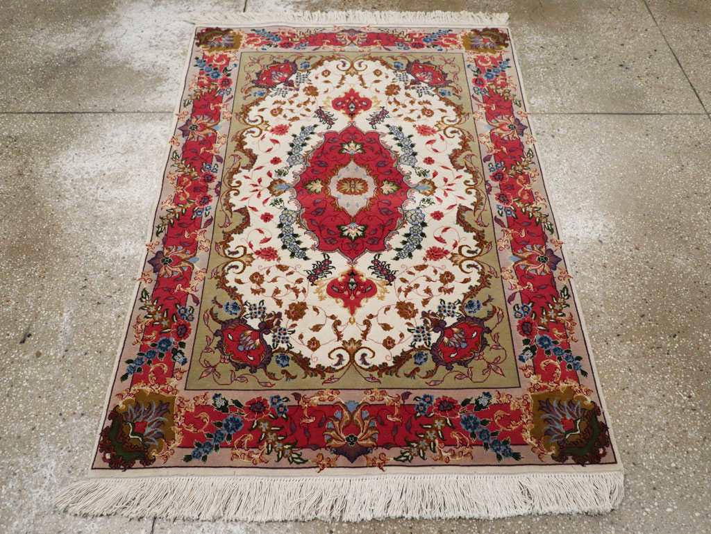 Modern Persian Tabriz Throw Rug, No.33376 - Galerie Shabab
