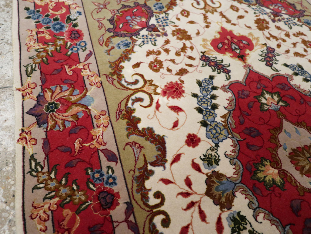 Modern Persian Tabriz Throw Rug, No.33376 - Galerie Shabab
