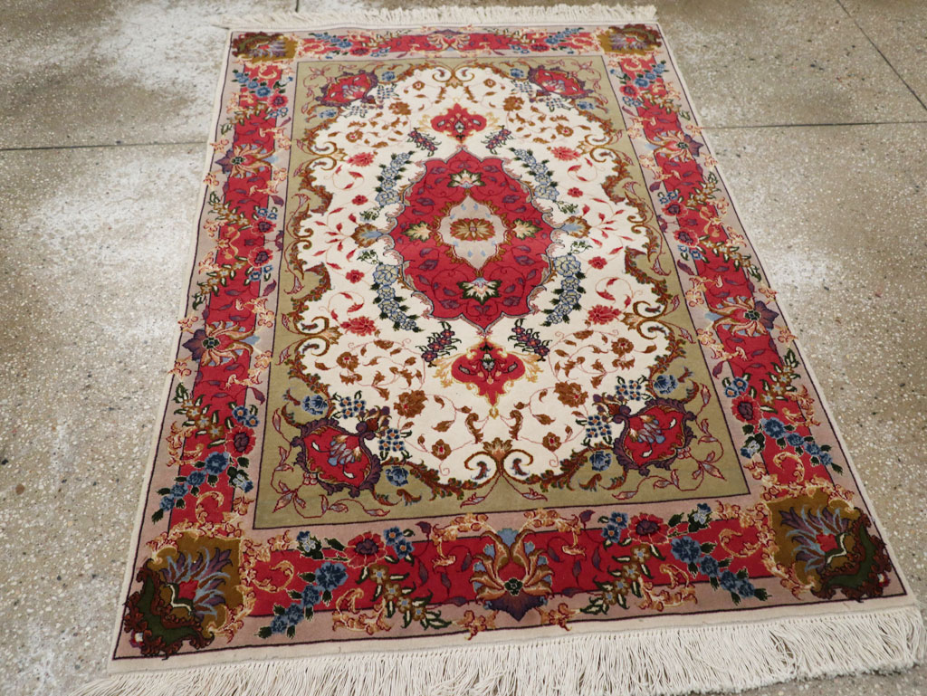 Modern Persian Tabriz Throw Rug, No.33376 - Galerie Shabab