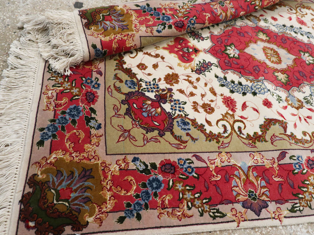 Modern Persian Tabriz Throw Rug, No.33376 - Galerie Shabab