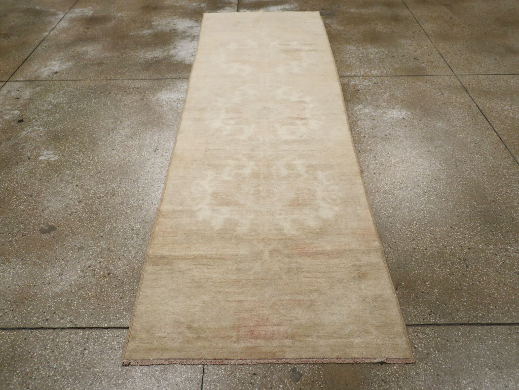 Vintage Turkish Anatolian Runner, No.33383 - Galerie Shabab