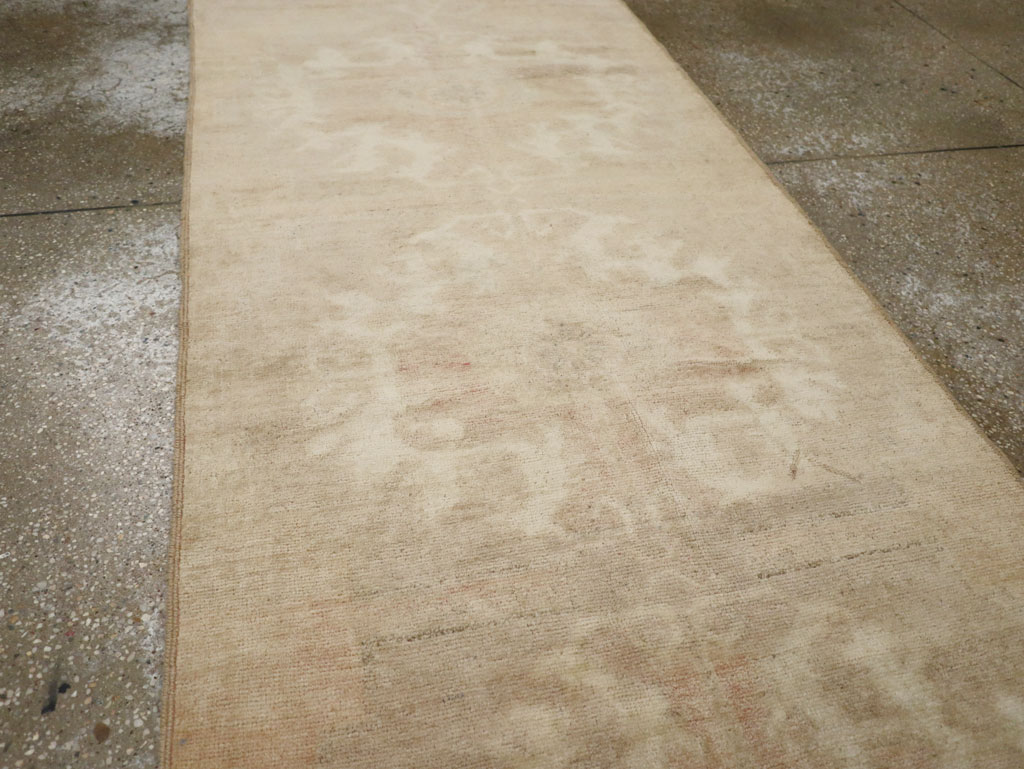 Vintage Turkish Anatolian Runner, No.33383 - Galerie Shabab