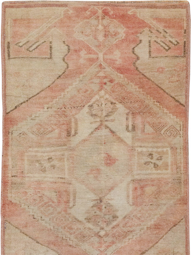 Vintage Turkish Anatolian Runner, No.33384 - Galerie Shabab