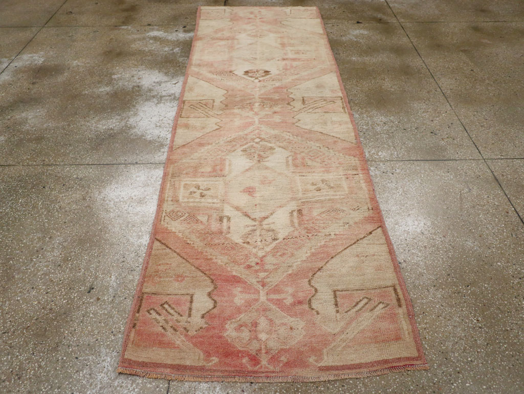 Vintage Turkish Anatolian Runner, No.33384 - Galerie Shabab