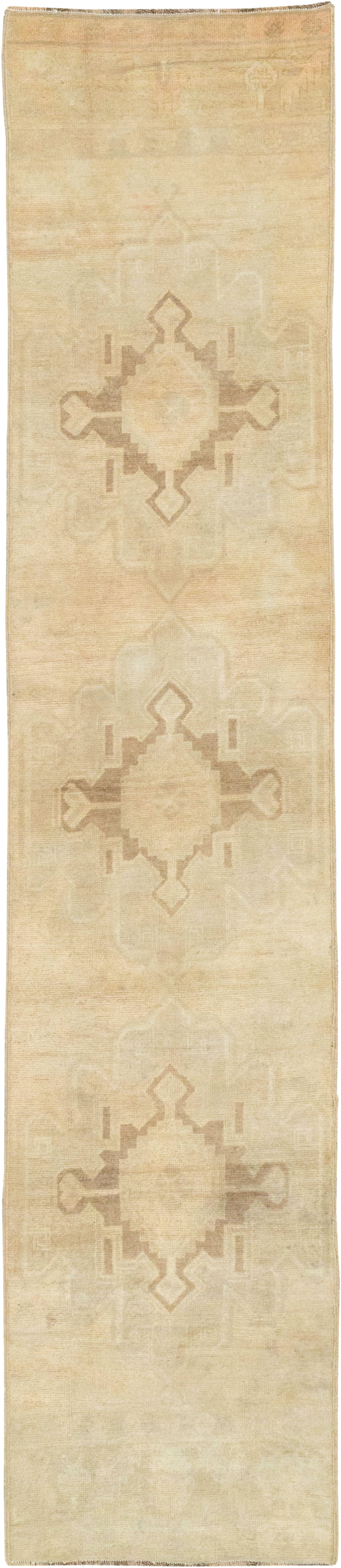 Vintage Turkish Anatolian Runner, No.33385 - Galerie Shabab