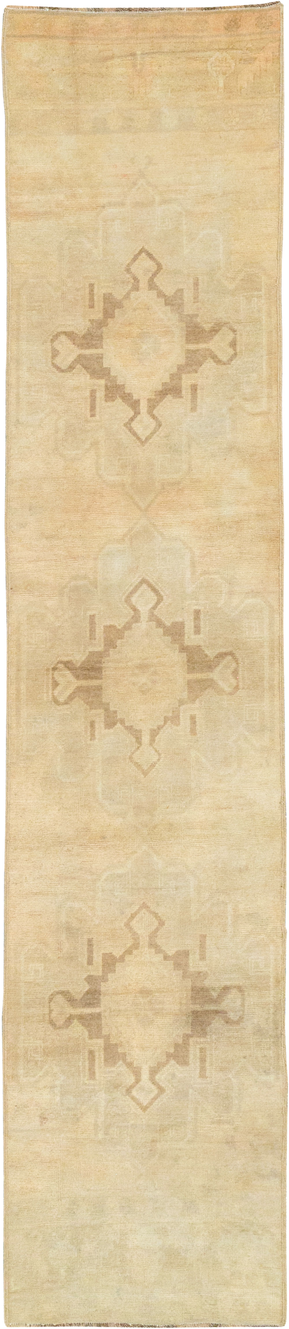 Vintage Turkish Anatolian Runner, No.33385 - Galerie Shabab