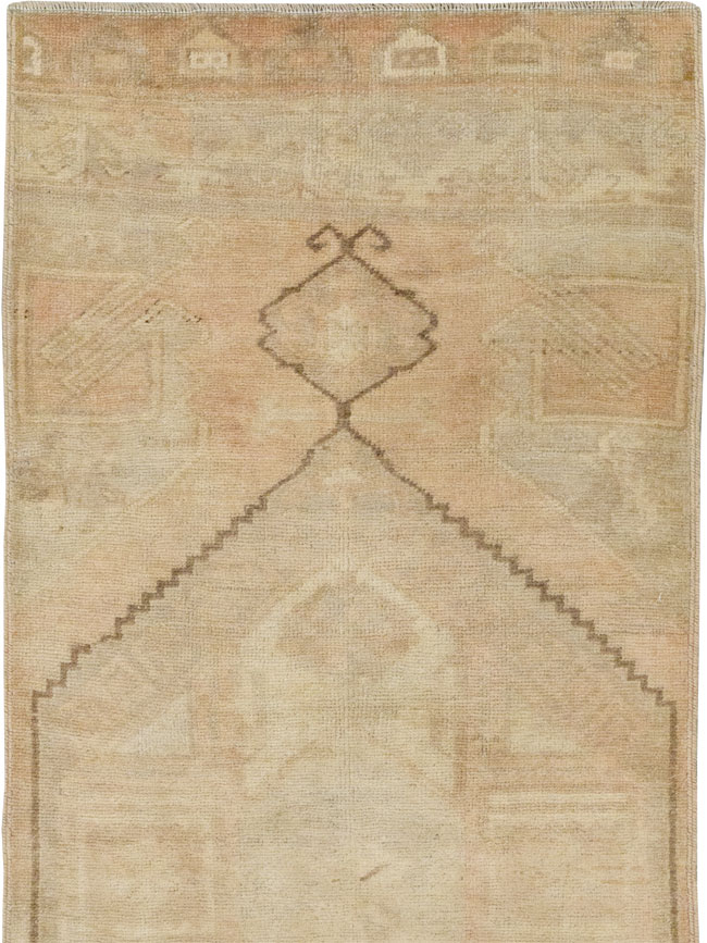 Vintage Turkish Anatolian Runner, No.33386 - Galerie Shabab