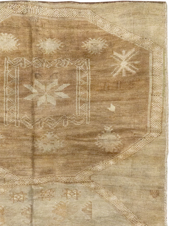 Vintage Turkish Anatolian Wide Gallery Runner, No.33387 - Galerie Shabab