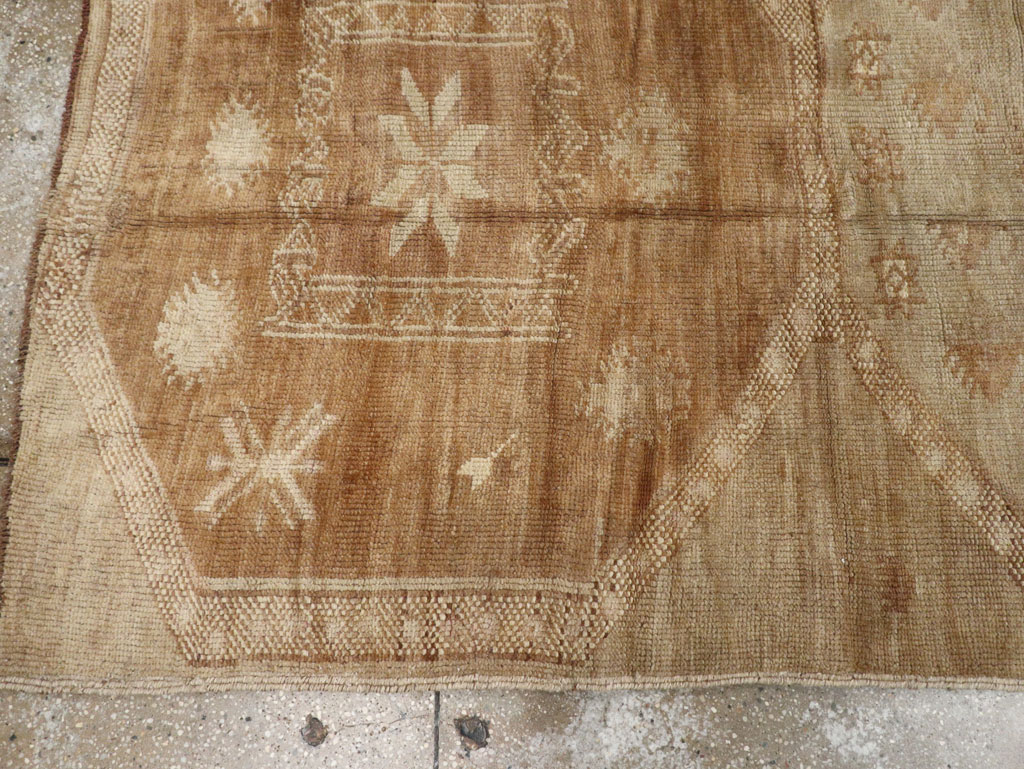 Vintage Turkish Anatolian Wide Gallery Runner, No.33387 - Galerie Shabab