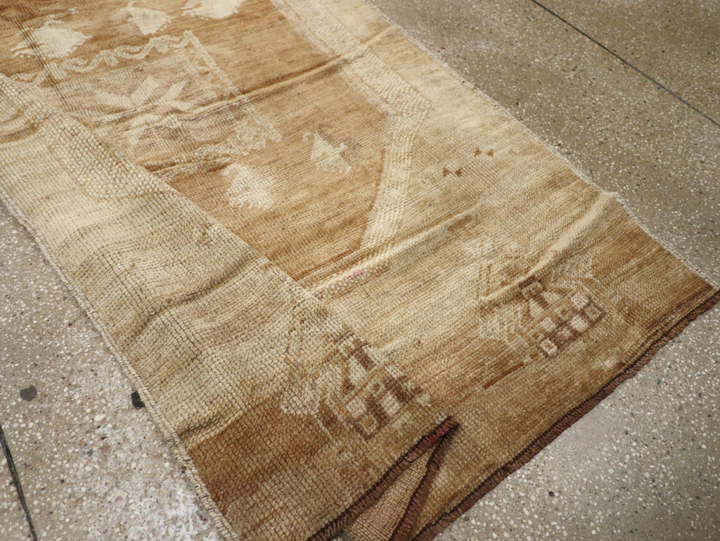 Vintage Turkish Anatolian Wide Gallery Runner, No.33387 - Galerie Shabab
