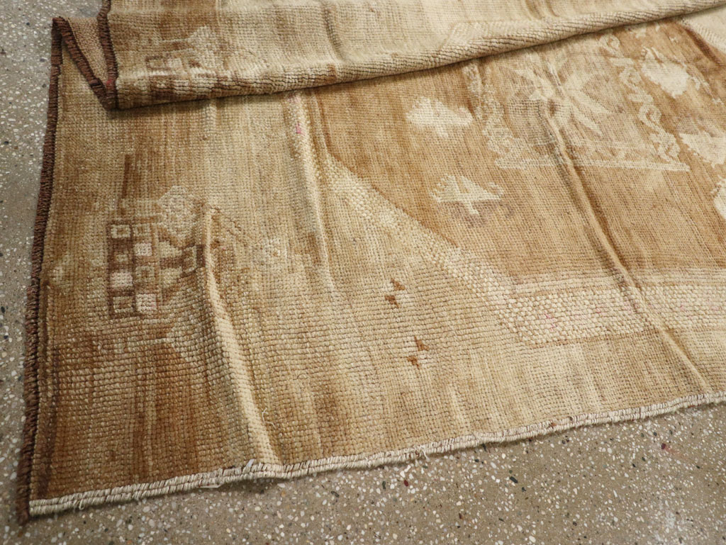 Vintage Turkish Anatolian Wide Gallery Runner, No.33387 - Galerie Shabab