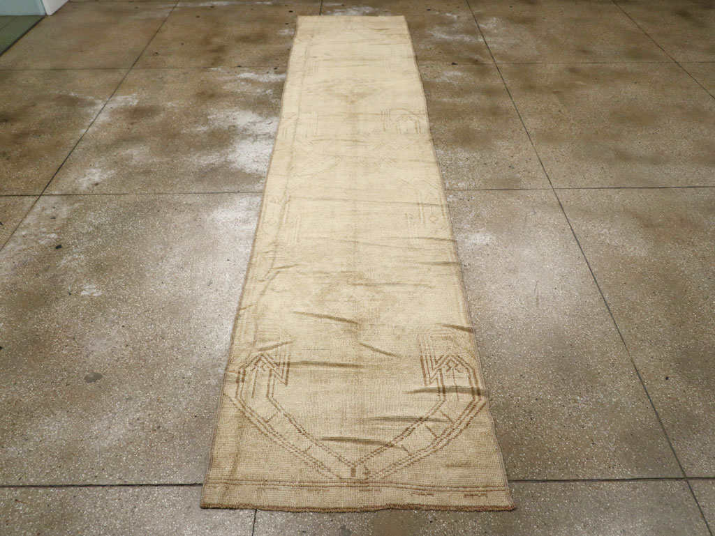 Vintage Turkish Anatolian Runner, No.33388 - Galerie Shabab