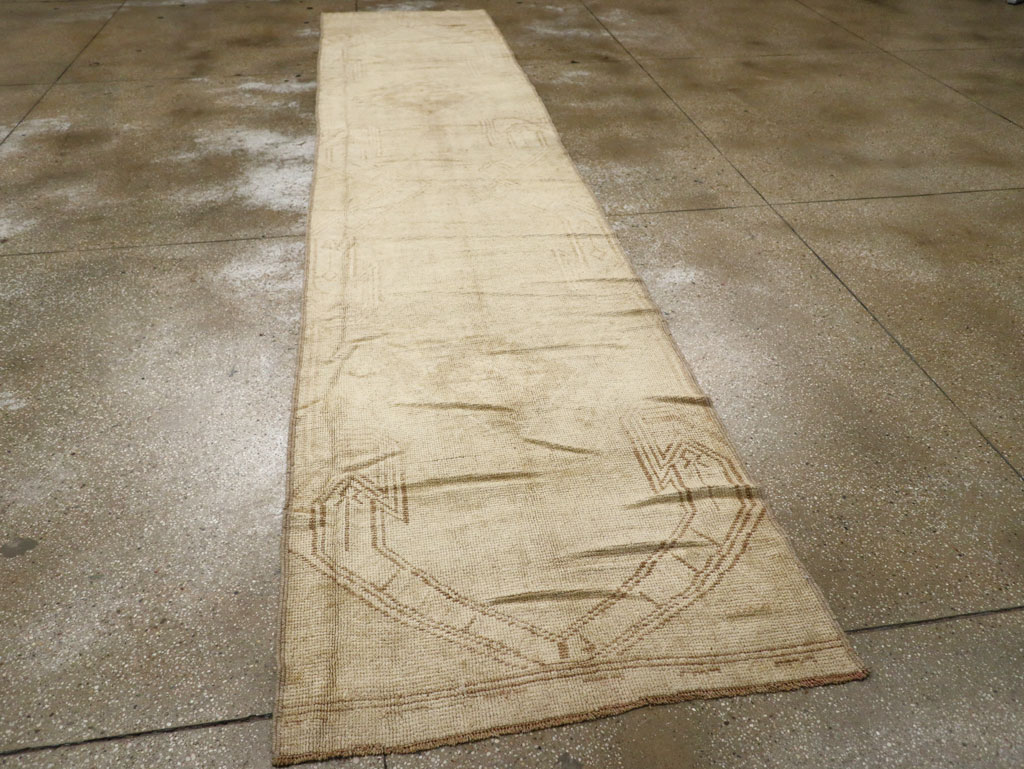 Vintage Turkish Anatolian Runner, No.33388 - Galerie Shabab