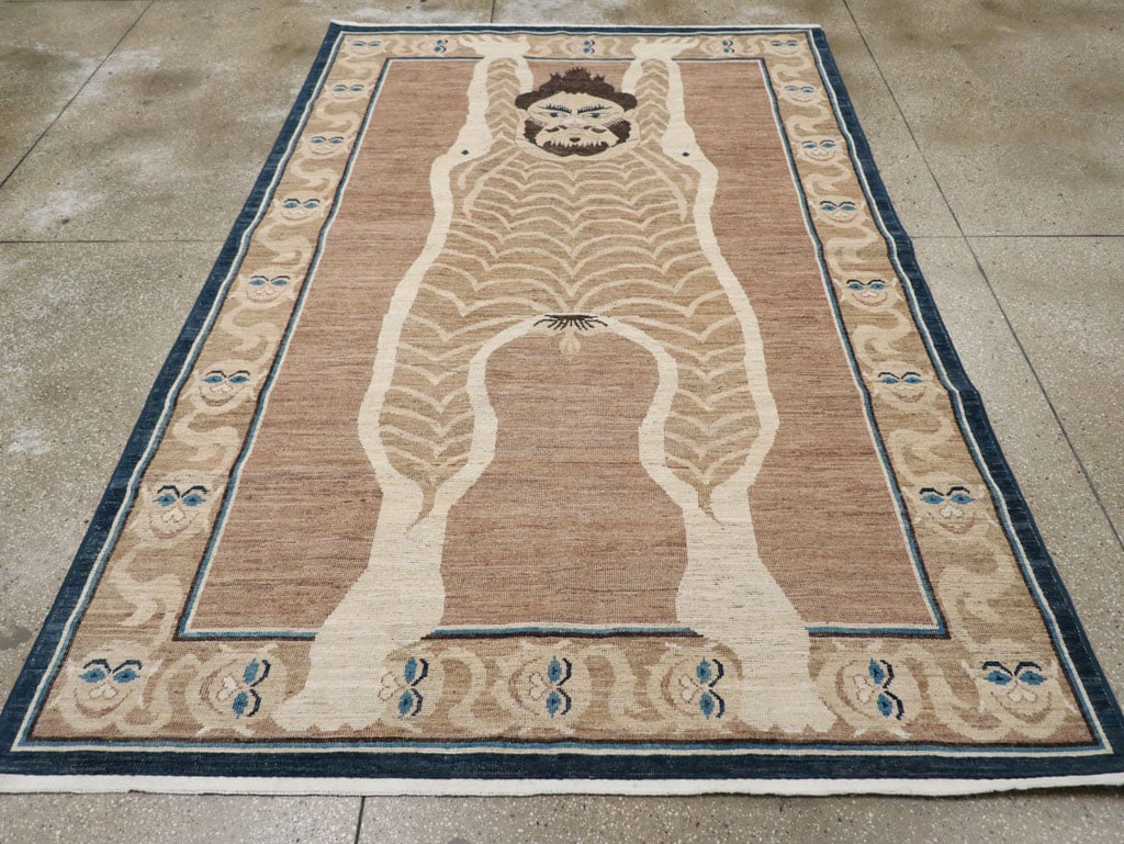 Modern East Turkestan Khotan Pictorial Accent Rug, No.33398 - Galerie Shabab