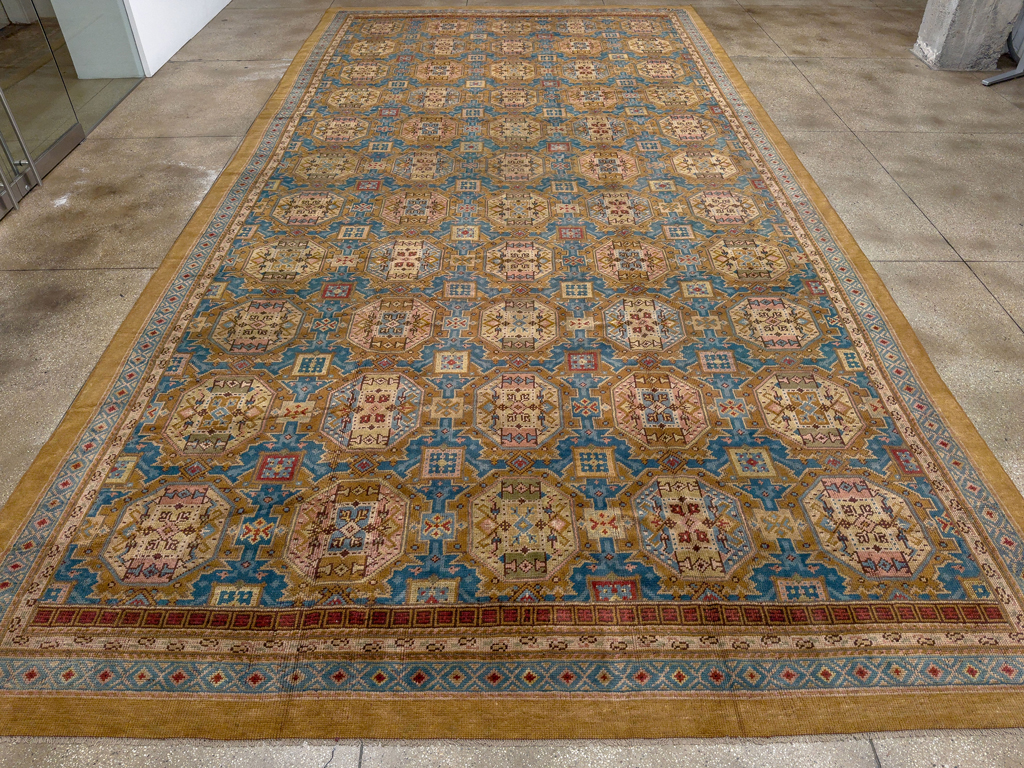 Antique English Axminster Oversize Carpet, No.33411 - Galerie Shabab