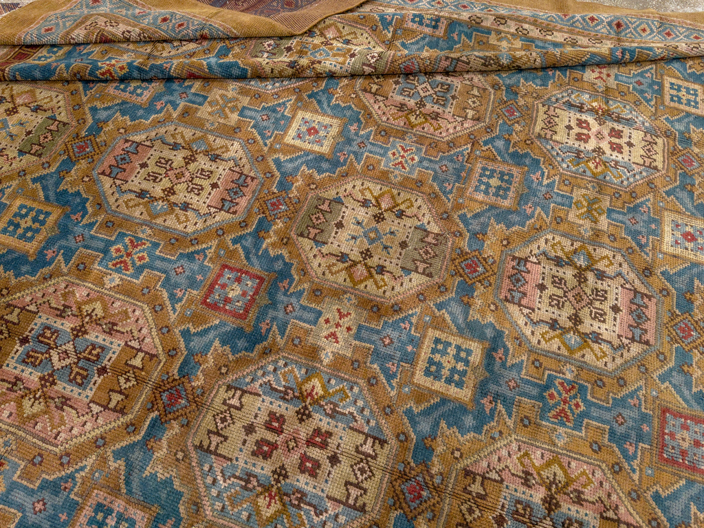 Antique English Axminster Oversize Carpet, No.33411 - Galerie Shabab