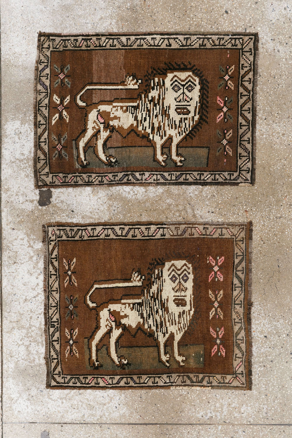 Vintage Turkish Anatolian Pictorial Rug (Pair: 2 of 2), No.33436 - Galerie Shabab