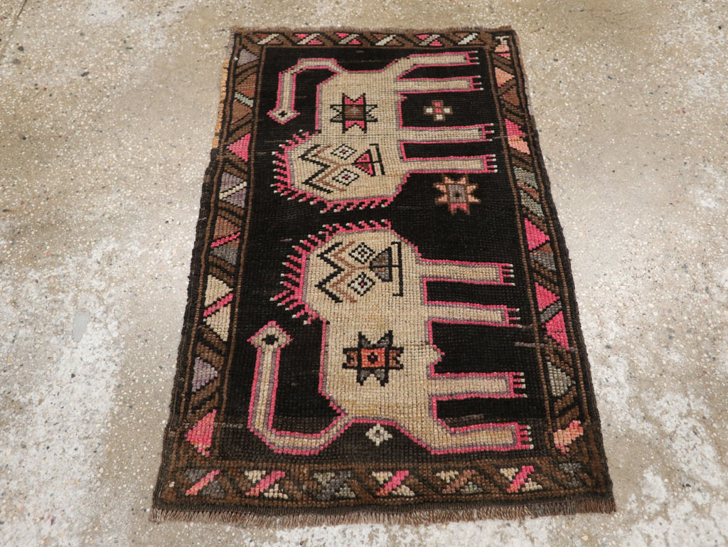 Vintage Turkish Anatolian Pictorial Rug, No.33438 - Galerie Shabab