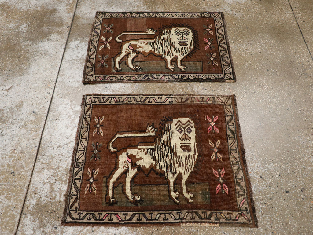 Vintage Turkish Anatolian Pictorial Rug (Pair: 1 of 2), No.33441 - Galerie Shabab