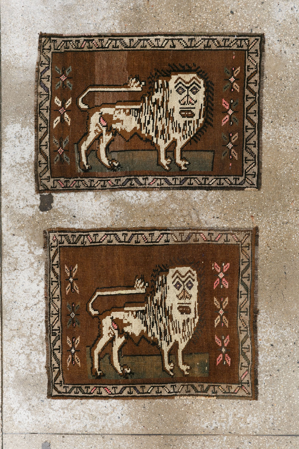 Vintage Turkish Anatolian Pictorial Rug (Pair: 1 of 2), No.33441 - Galerie Shabab