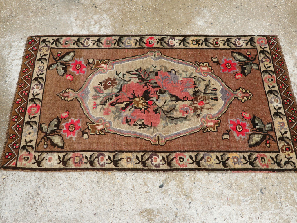 Vintage Turkish Anatolian Throw Rug, No.33456 - Galerie Shabab